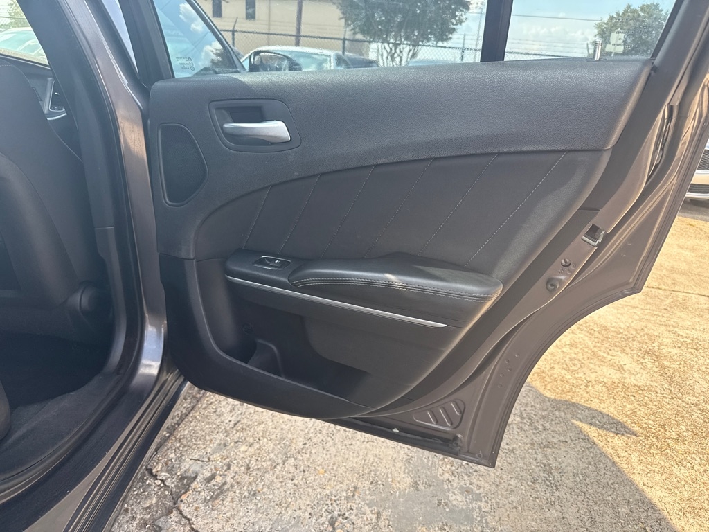 Dodge Charger 4dr Sdn SXT RWD 2015 Dodge Charger 4dr Sdn SXT RWD 2015