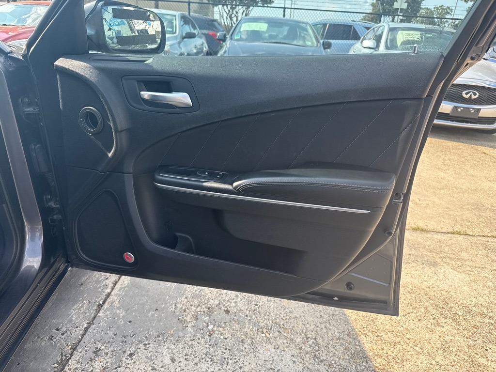 Dodge Charger 4dr Sdn SXT RWD 2015 Dodge Charger 4dr Sdn SXT RWD 2015