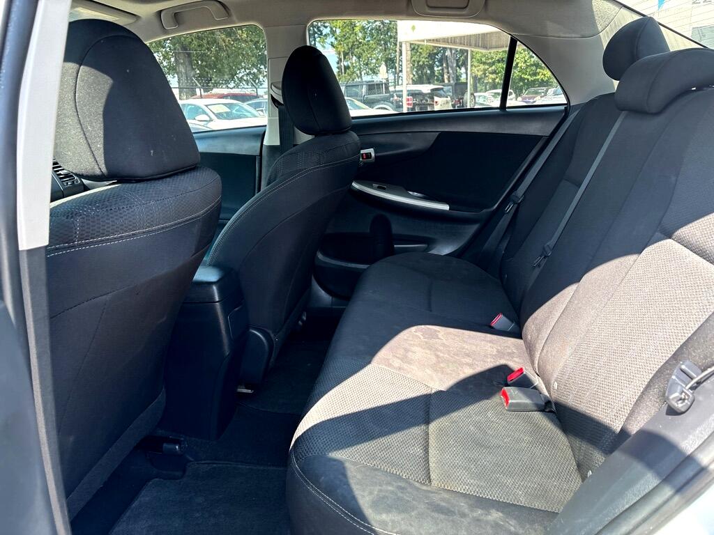 Toyota Corolla 4dr Sdn Man L (Natl) 2013 Toyota Corolla 4dr Sdn Man L (Natl) 2013