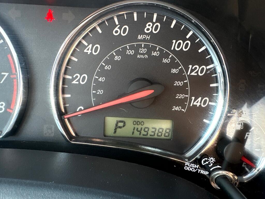 Toyota Corolla 4dr Sdn Man L (Natl) 2013 Toyota Corolla 4dr Sdn Man L (Natl) 2013