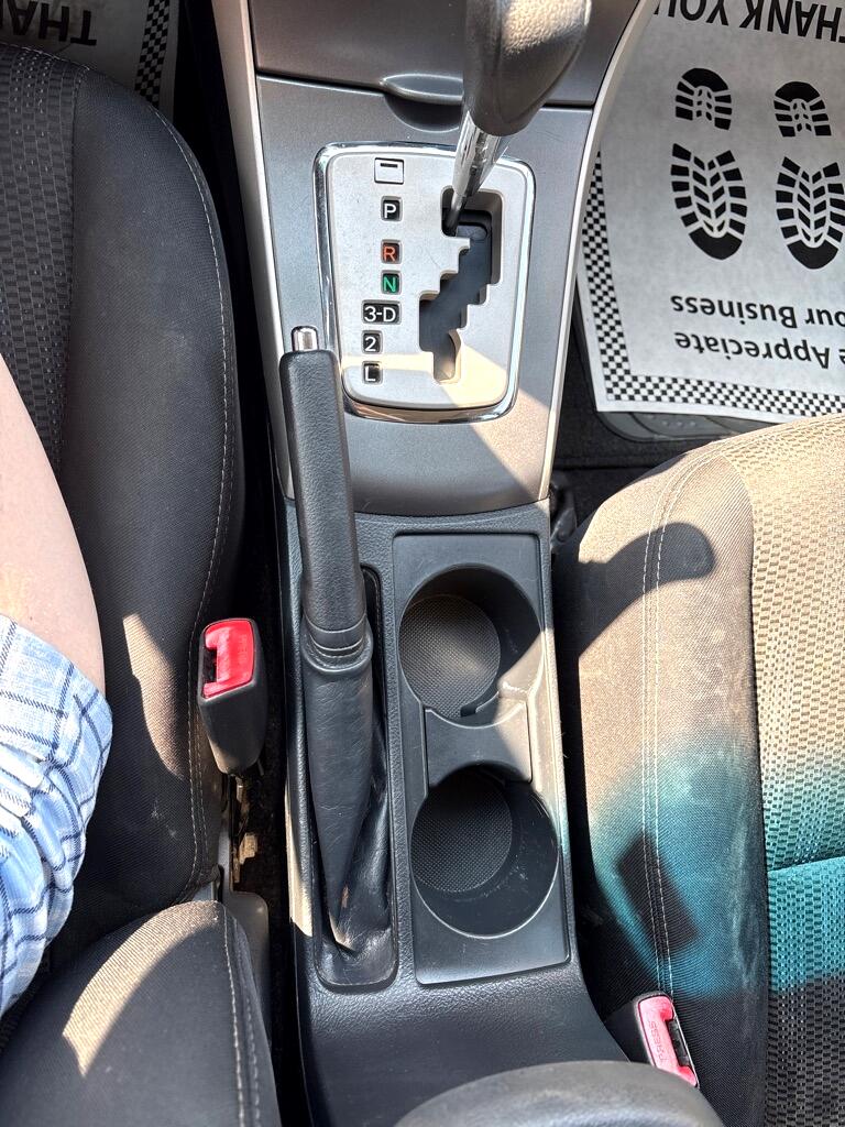 Toyota Corolla 4dr Sdn Man L (Natl) 2013 Toyota Corolla 4dr Sdn Man L (Natl) 2013