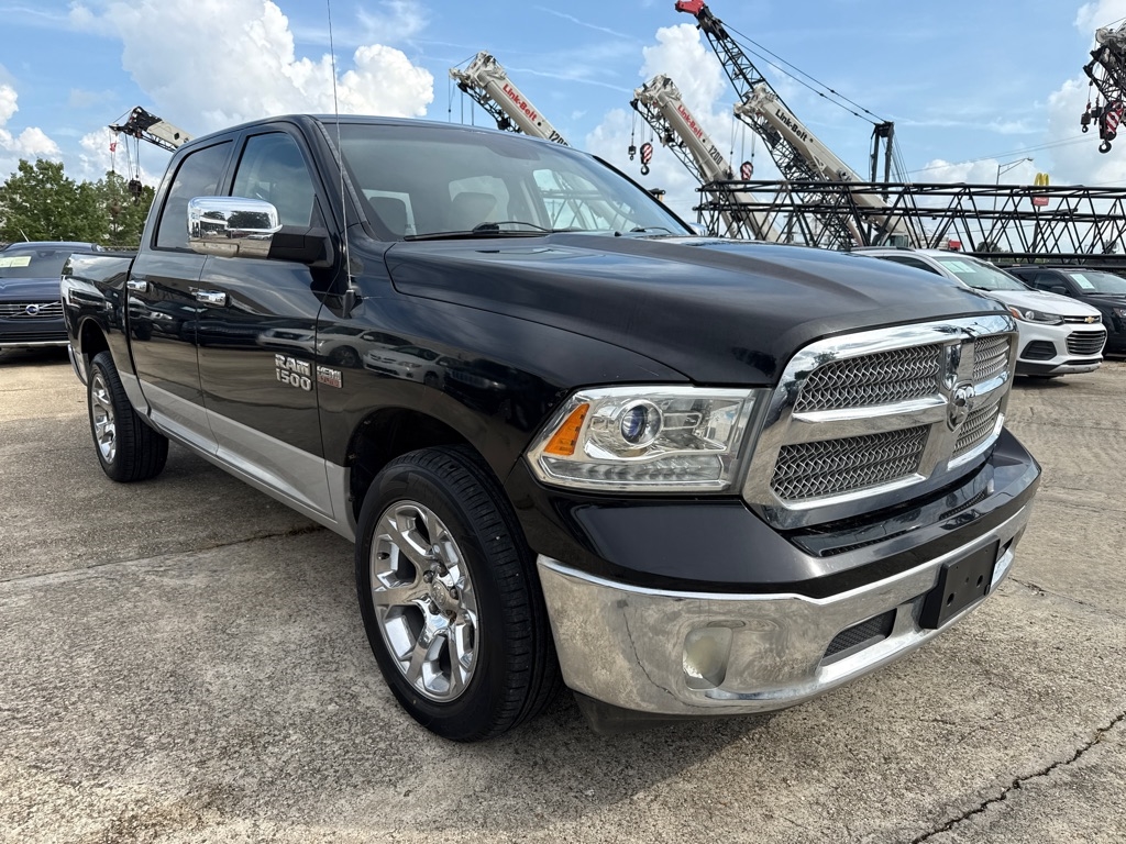 RAM 1500 4WD Crew Cab 140.5" Laramie 2014 RAM 1500 4WD Crew Cab 140.5" Laramie 2014