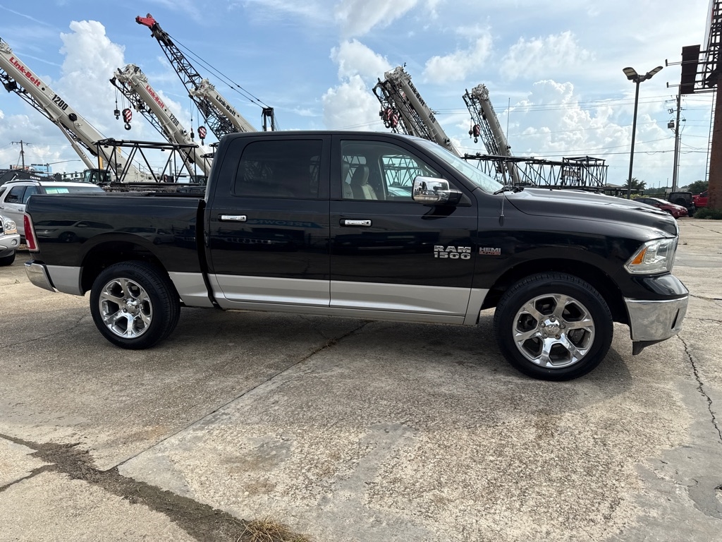 RAM 1500 4WD Crew Cab 140.5" Laramie 2014 RAM 1500 4WD Crew Cab 140.5" Laramie 2014