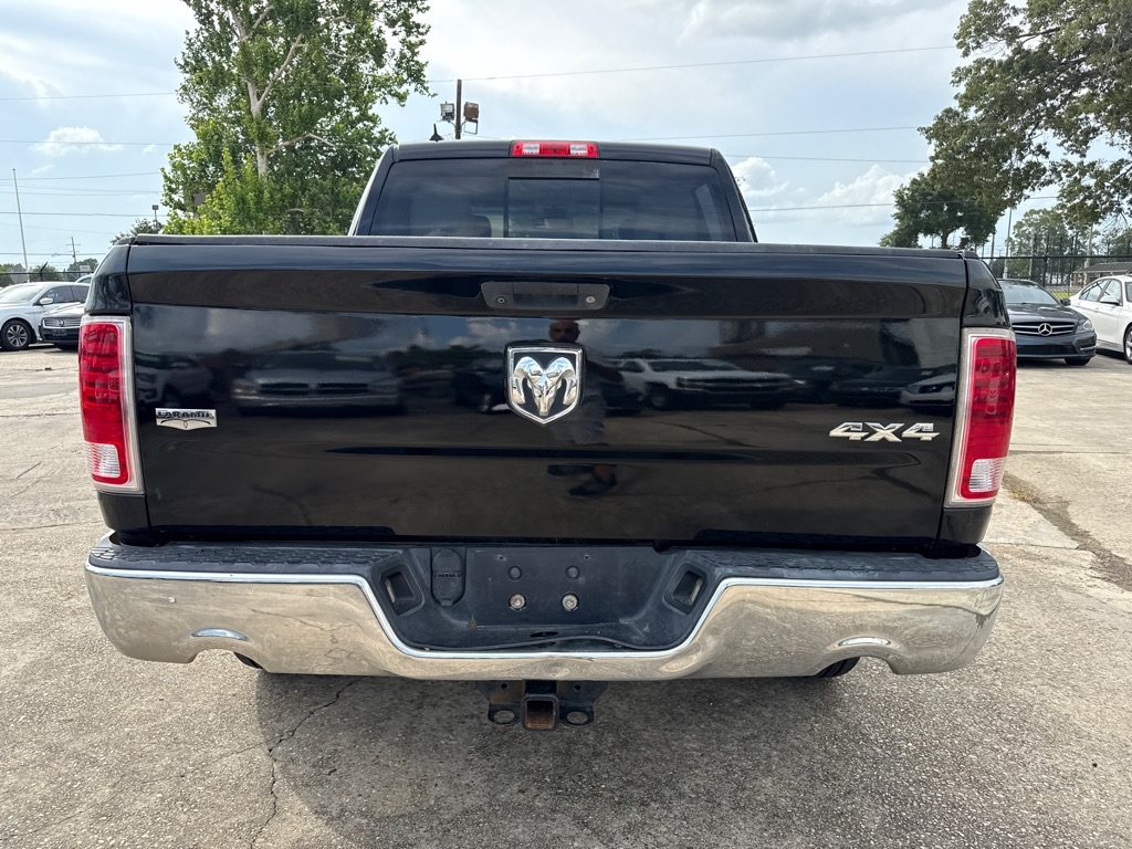 RAM 1500 4WD Crew Cab 140.5" Laramie 2014 RAM 1500 4WD Crew Cab 140.5" Laramie 2014