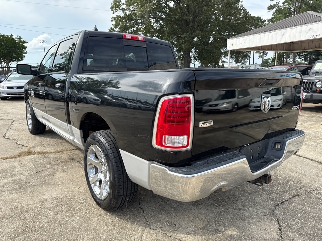 RAM 1500 4WD Crew Cab 140.5" Laramie 2014 RAM 1500 4WD Crew Cab 140.5" Laramie 2014