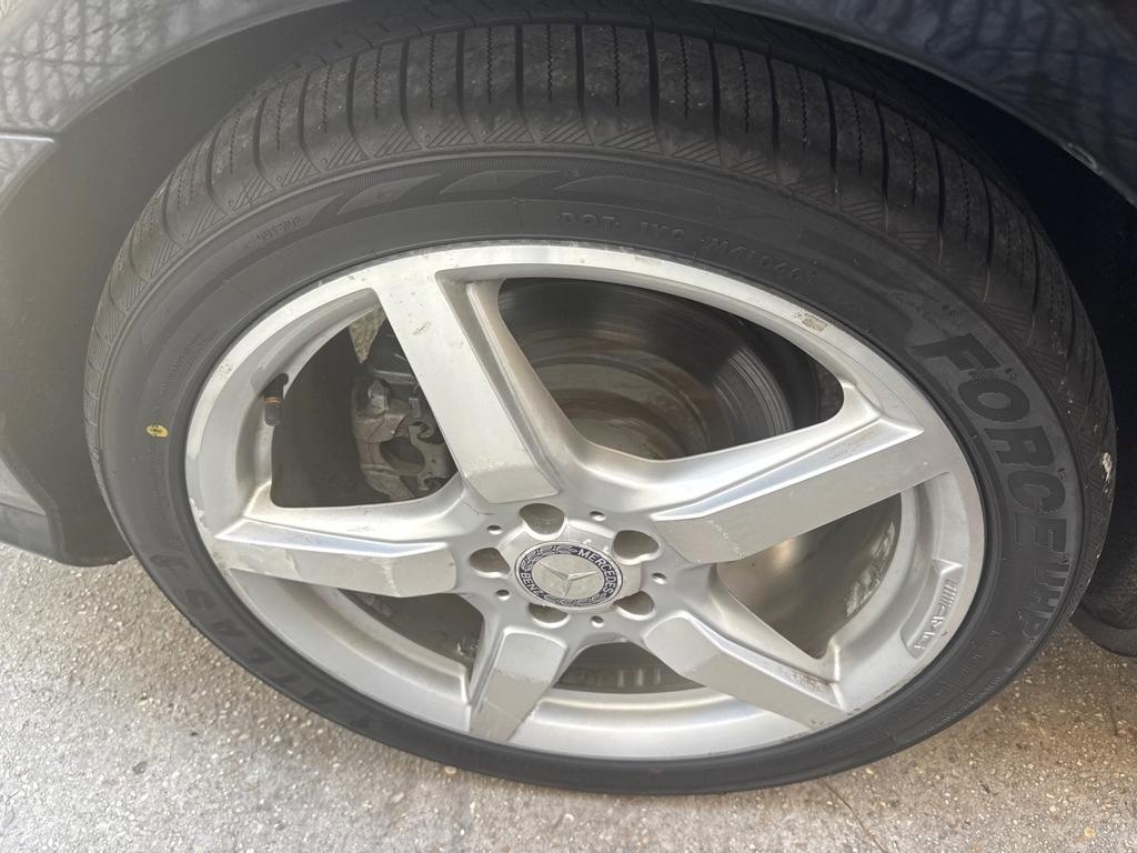 Mercedes-Benz CLS-Class 4dr Sdn CLS 550 RWD 2012