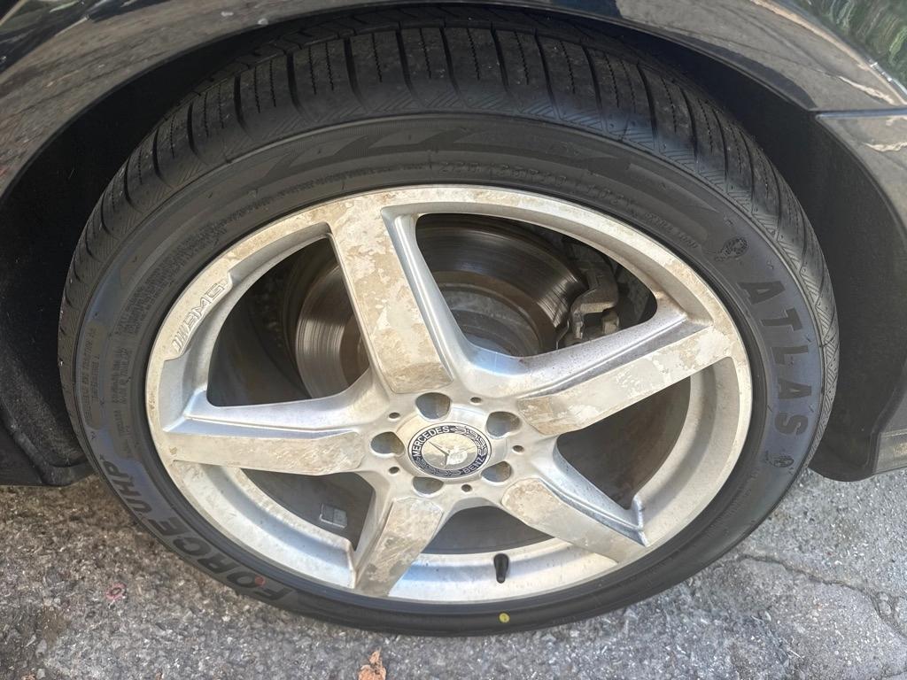 Mercedes-Benz CLS-Class 4dr Sdn CLS 550 RWD 2012