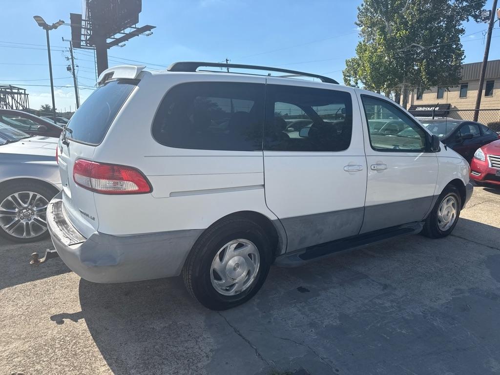 Toyota Sienna 5dr XLE (Natl) 2002