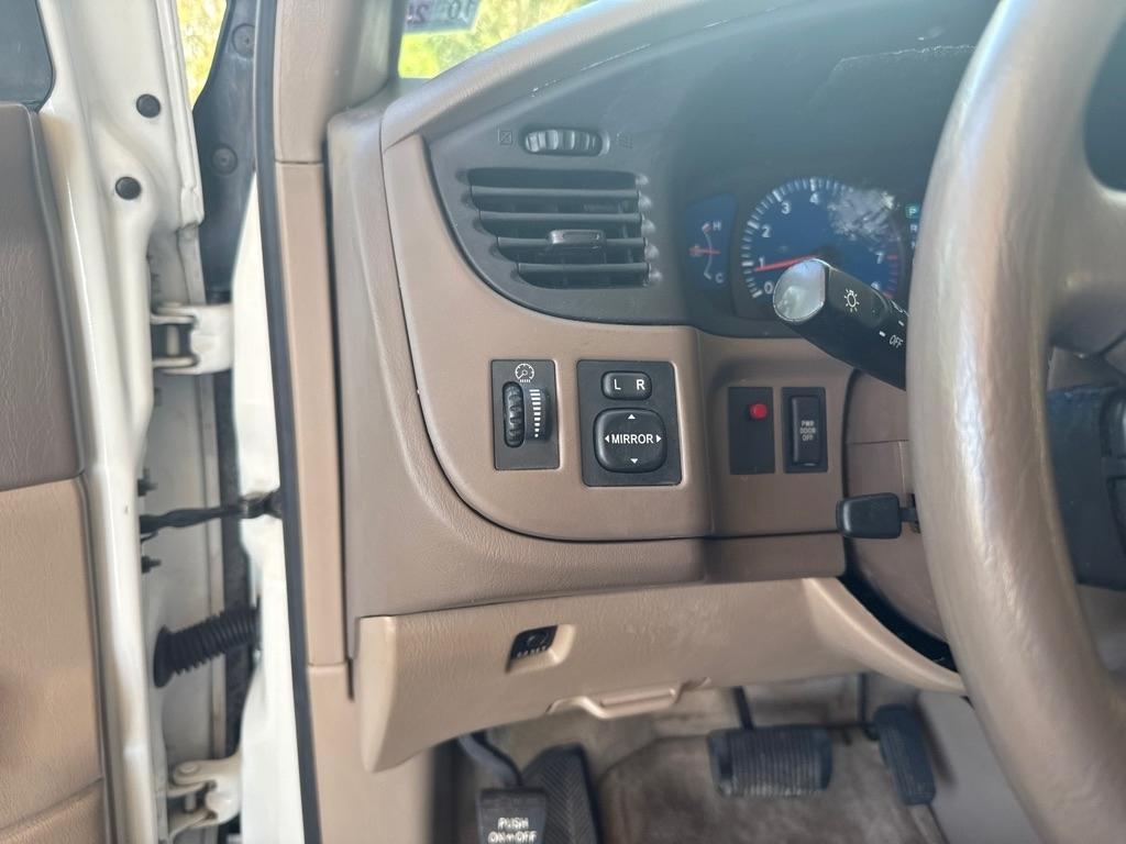 Toyota Sienna 5dr XLE (Natl) 2002