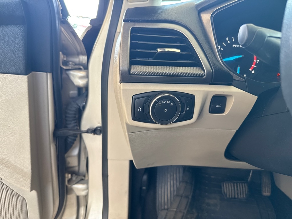 Ford Fusion SE FWD 2017 Ford Fusion SE FWD 2017