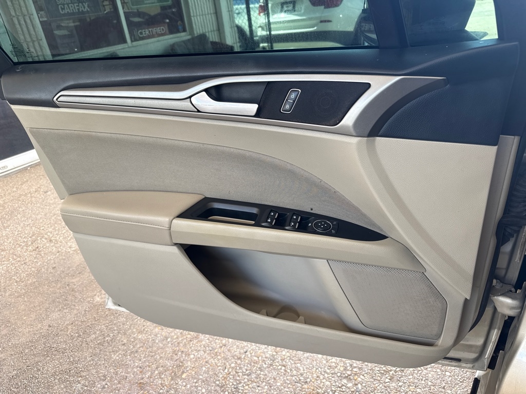 Ford Fusion SE FWD 2017 Ford Fusion SE FWD 2017