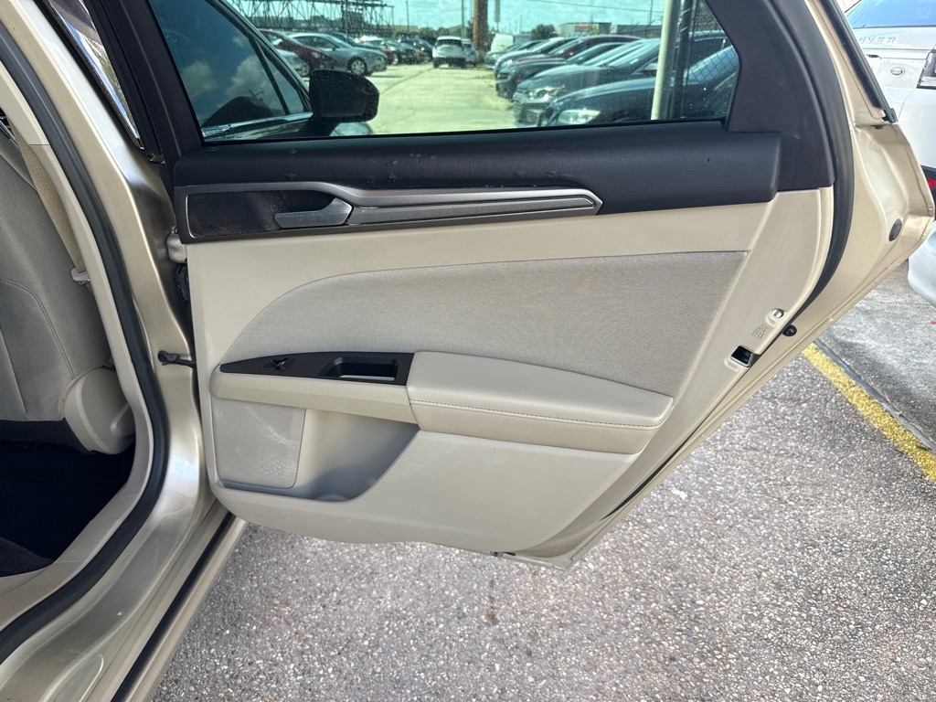 Ford Fusion SE FWD 2017 Ford Fusion SE FWD 2017