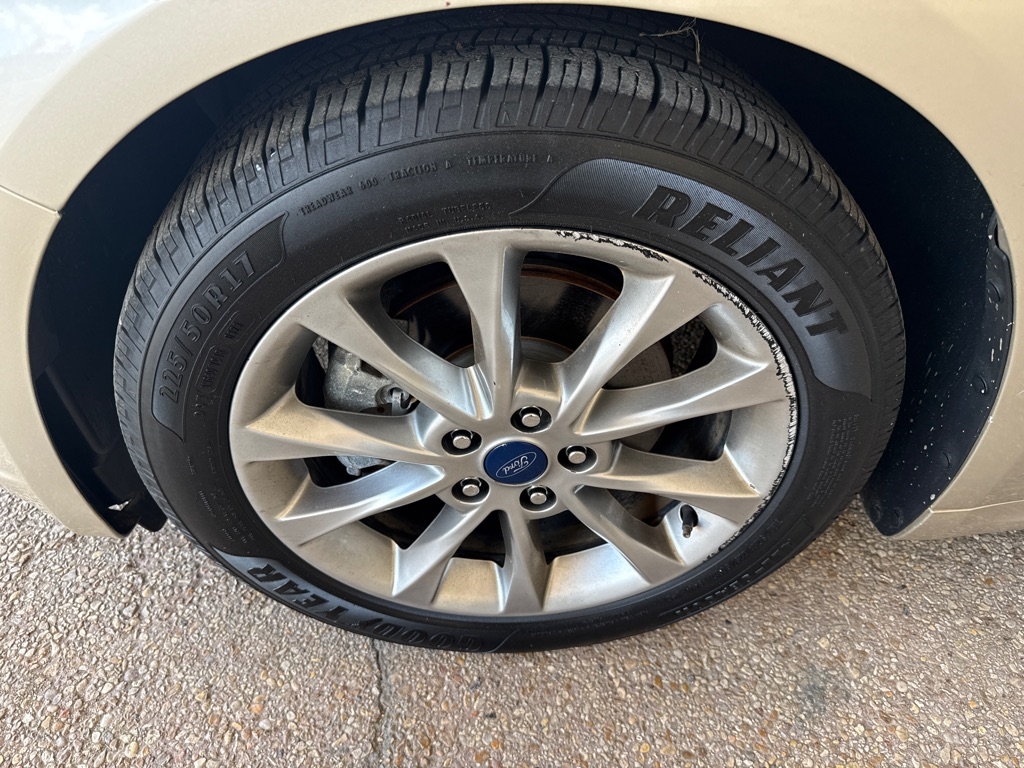 Ford Fusion SE FWD 2017 Ford Fusion SE FWD 2017