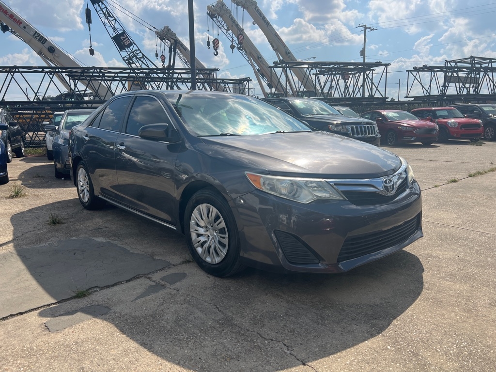 Toyota Camry 4dr Sdn I4 Auto XLE (Natl) 2013 Toyota Camry 4dr Sdn I4 Auto XLE (Natl) 2013
