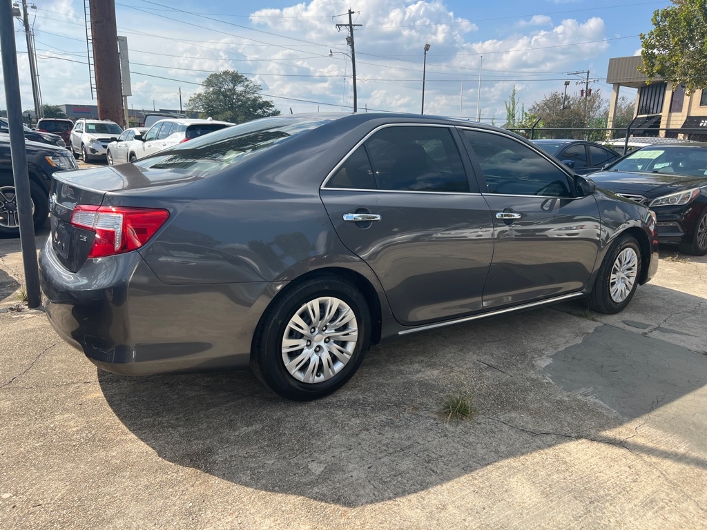 Toyota Camry 4dr Sdn I4 Auto XLE (Natl) 2013 Toyota Camry 4dr Sdn I4 Auto XLE (Natl) 2013