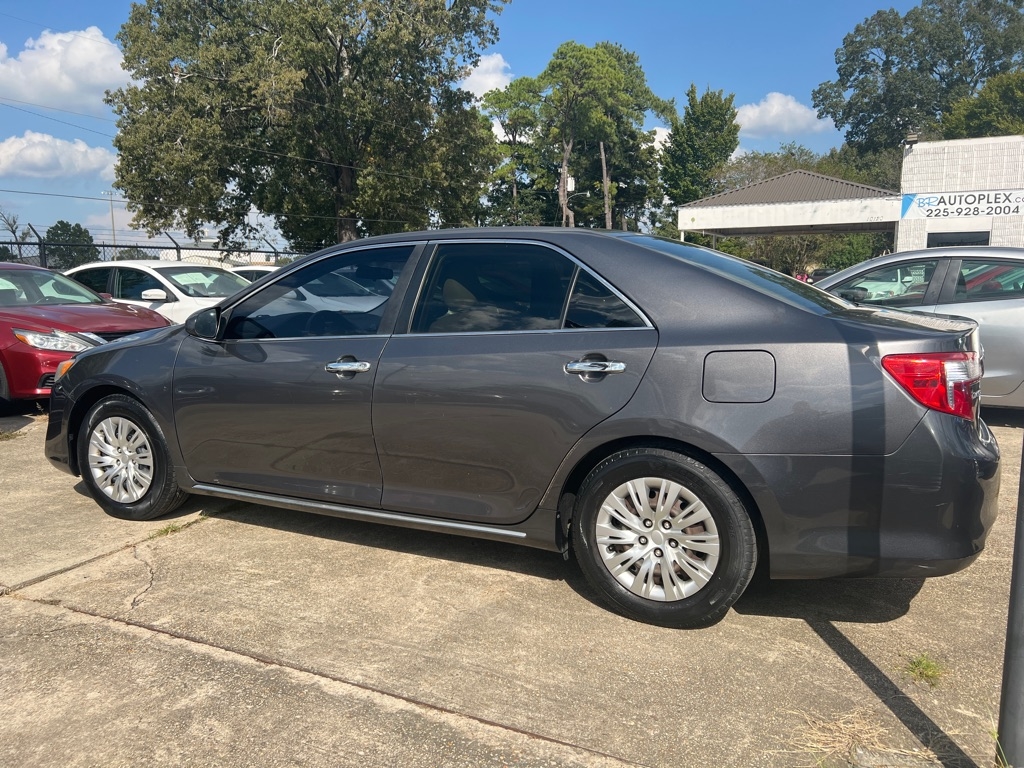 Toyota Camry 4dr Sdn I4 Auto XLE (Natl) 2013 Toyota Camry 4dr Sdn I4 Auto XLE (Natl) 2013