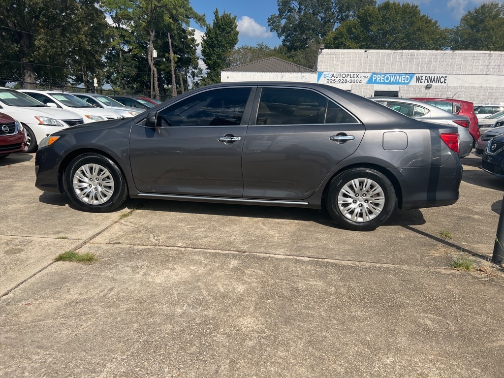 Toyota Camry 4dr Sdn I4 Auto XLE (Natl) 2013 Toyota Camry 4dr Sdn I4 Auto XLE (Natl) 2013