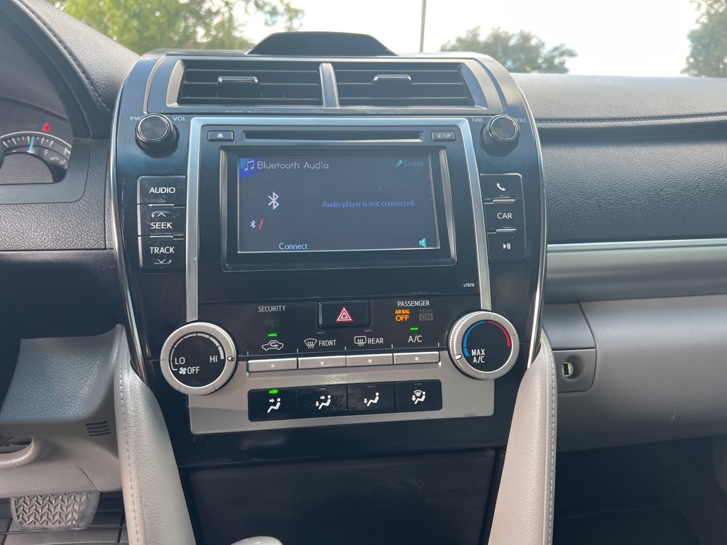 Toyota Camry 4dr Sdn I4 Auto XLE (Natl) 2013 Toyota Camry 4dr Sdn I4 Auto XLE (Natl) 2013