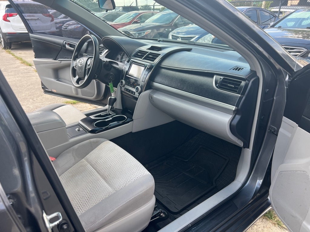 Toyota Camry 4dr Sdn I4 Auto XLE (Natl) 2013 Toyota Camry 4dr Sdn I4 Auto XLE (Natl) 2013