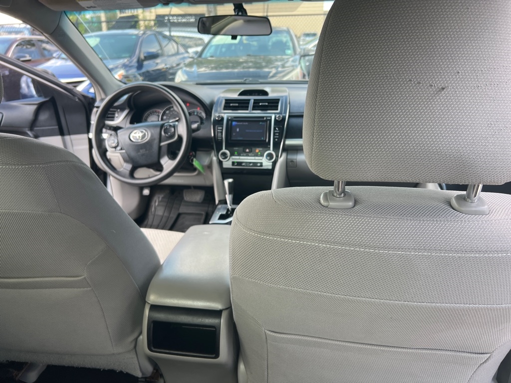 Toyota Camry 4dr Sdn I4 Auto XLE (Natl) 2013 Toyota Camry 4dr Sdn I4 Auto XLE (Natl) 2013