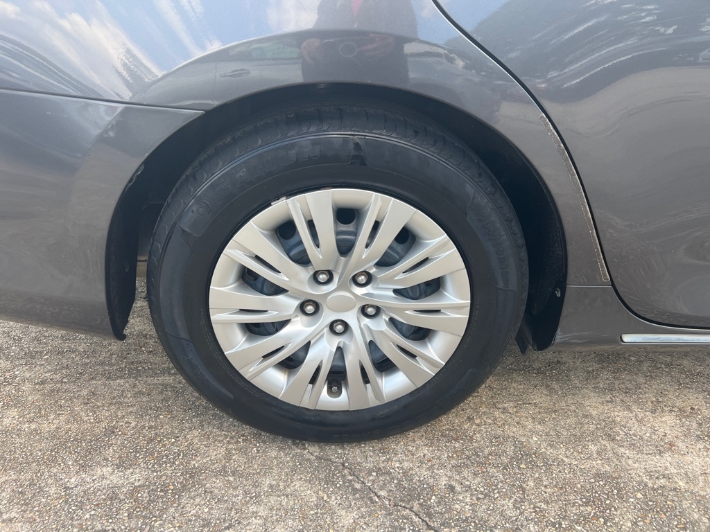 Toyota Camry 4dr Sdn I4 Auto XLE (Natl) 2013 Toyota Camry 4dr Sdn I4 Auto XLE (Natl) 2013