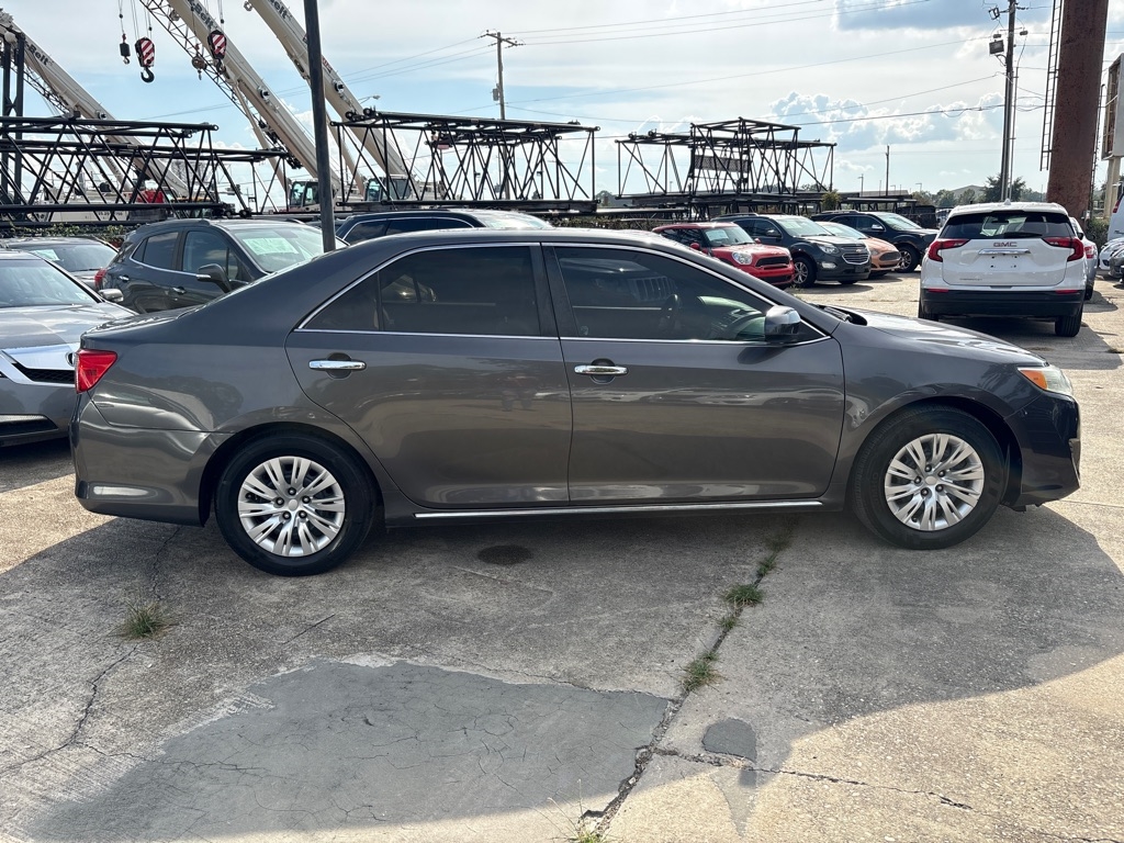 Toyota Camry 4dr Sdn I4 Auto XLE (Natl) 2013 Toyota Camry 4dr Sdn I4 Auto XLE (Natl) 2013