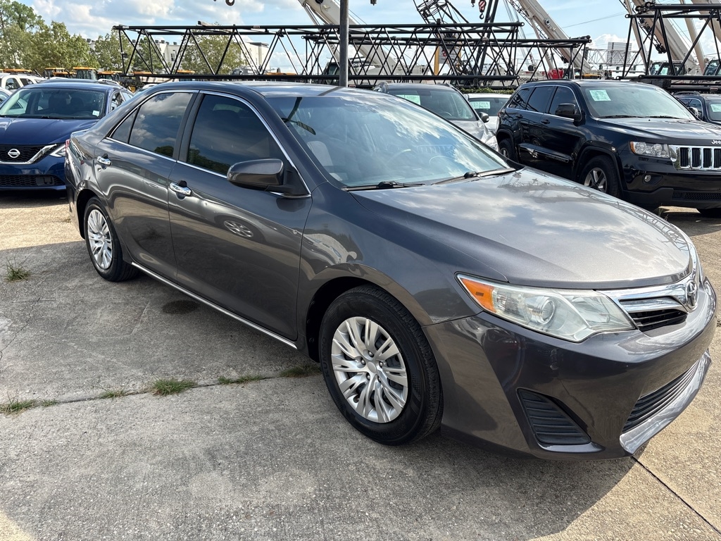 Toyota Camry 4dr Sdn I4 Auto XLE (Natl) 2013 Toyota Camry 4dr Sdn I4 Auto XLE (Natl) 2013