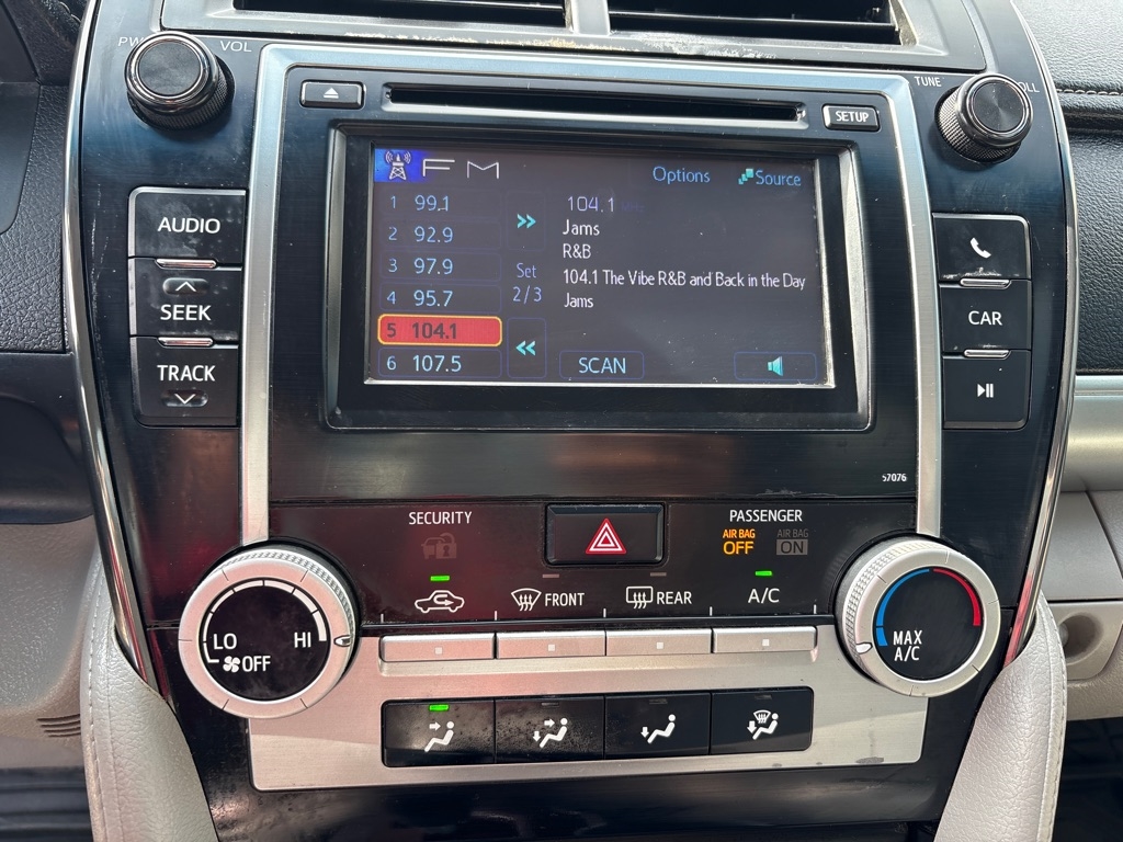 Toyota Camry 4dr Sdn I4 Auto XLE (Natl) 2013 Toyota Camry 4dr Sdn I4 Auto XLE (Natl) 2013