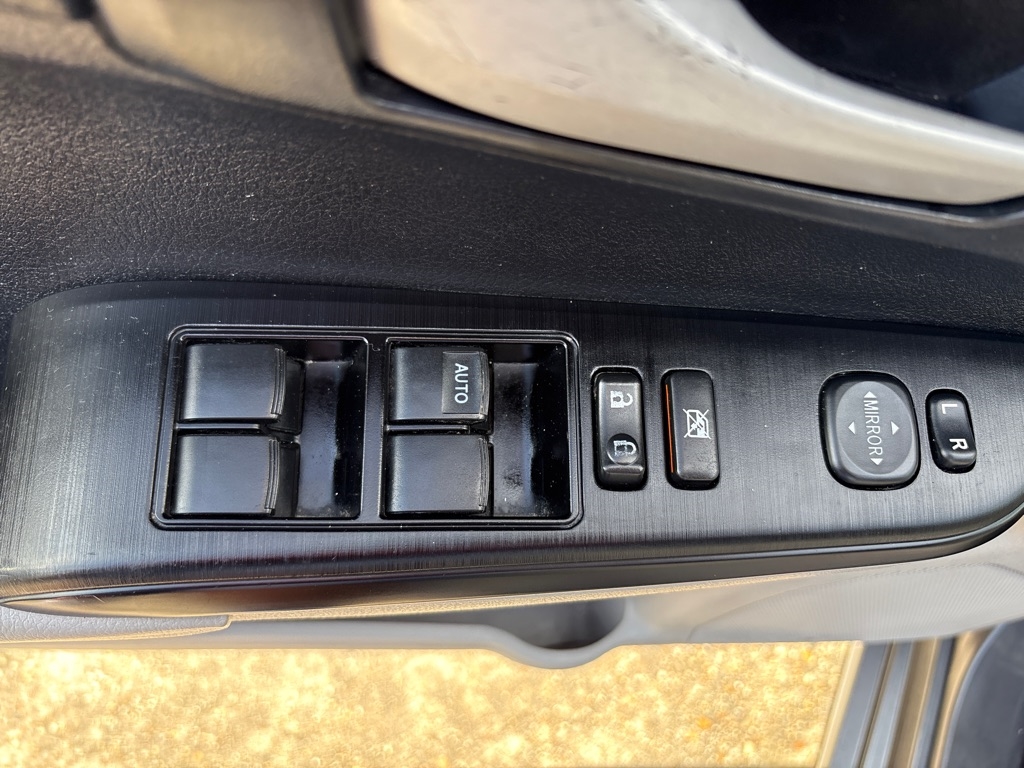 Toyota Camry 4dr Sdn I4 Auto XLE (Natl) 2013 Toyota Camry 4dr Sdn I4 Auto XLE (Natl) 2013