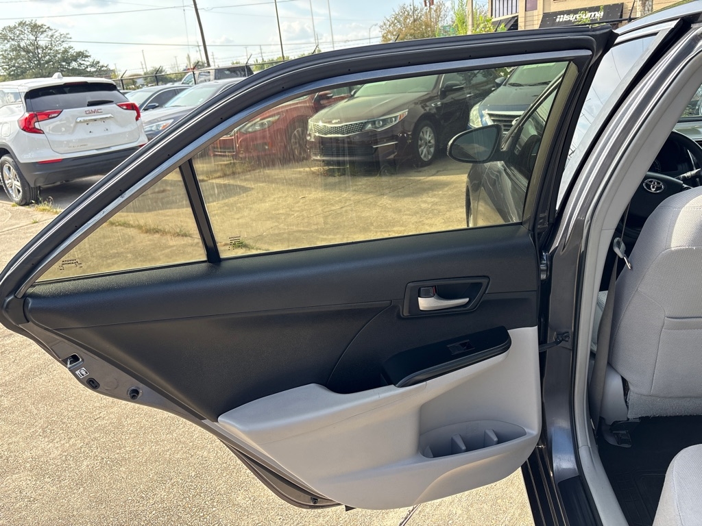 Toyota Camry 4dr Sdn I4 Auto XLE (Natl) 2013 Toyota Camry 4dr Sdn I4 Auto XLE (Natl) 2013