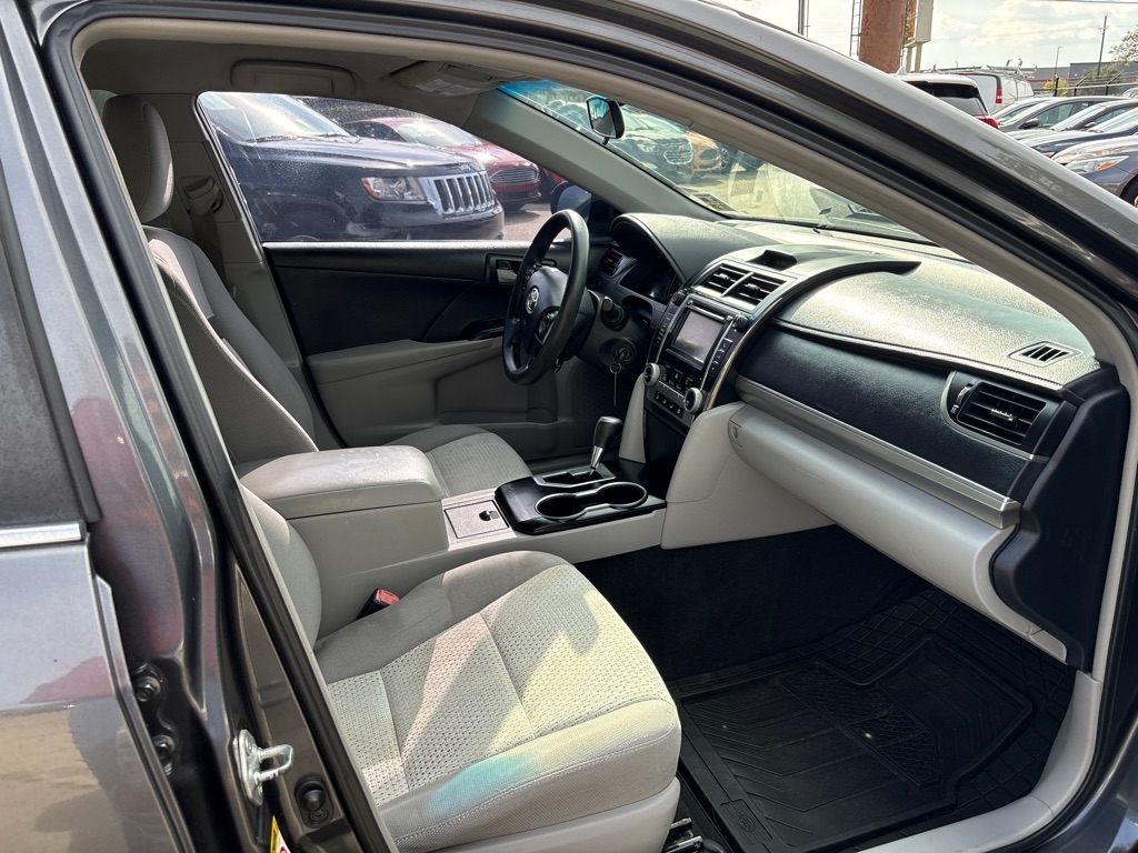 Toyota Camry 4dr Sdn I4 Auto XLE (Natl) 2013 Toyota Camry 4dr Sdn I4 Auto XLE (Natl) 2013