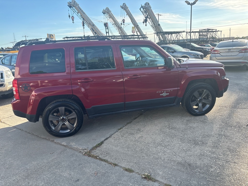 Jeep Patriot FWD 4dr Latitude 2013 Jeep Patriot FWD 4dr Latitude 2013