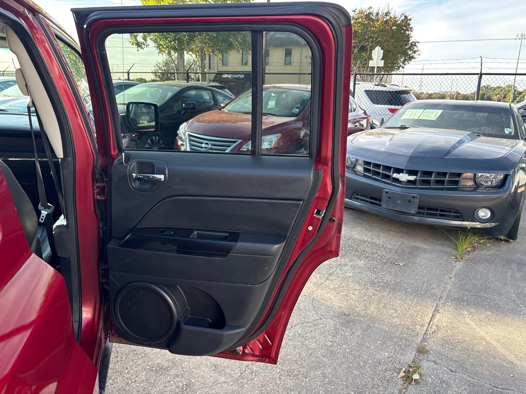 Jeep Patriot FWD 4dr Latitude 2013 Jeep Patriot FWD 4dr Latitude 2013