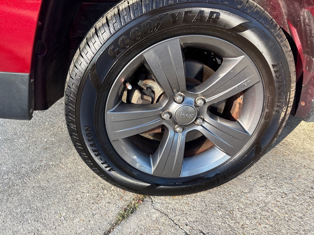 Jeep Patriot FWD 4dr Latitude 2013 Jeep Patriot FWD 4dr Latitude 2013