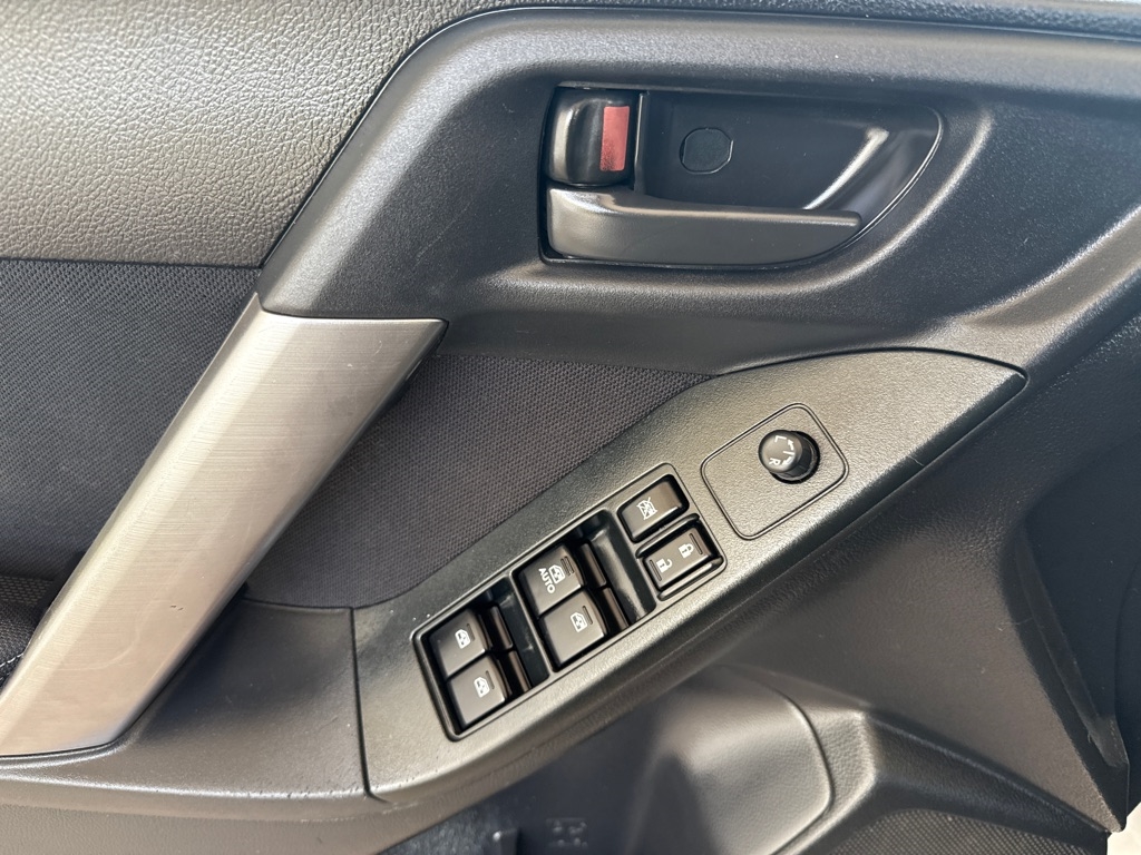 Subaru Forester 4dr CVT 2.5i Premium PZEV 2015 Subaru Forester 4dr CVT 2.5i Premium PZEV 2015