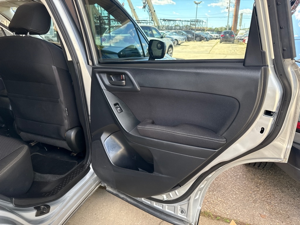 Subaru Forester 4dr CVT 2.5i Premium PZEV 2015 Subaru Forester 4dr CVT 2.5i Premium PZEV 2015