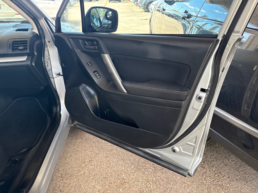 Subaru Forester 4dr CVT 2.5i Premium PZEV 2015 Subaru Forester 4dr CVT 2.5i Premium PZEV 2015