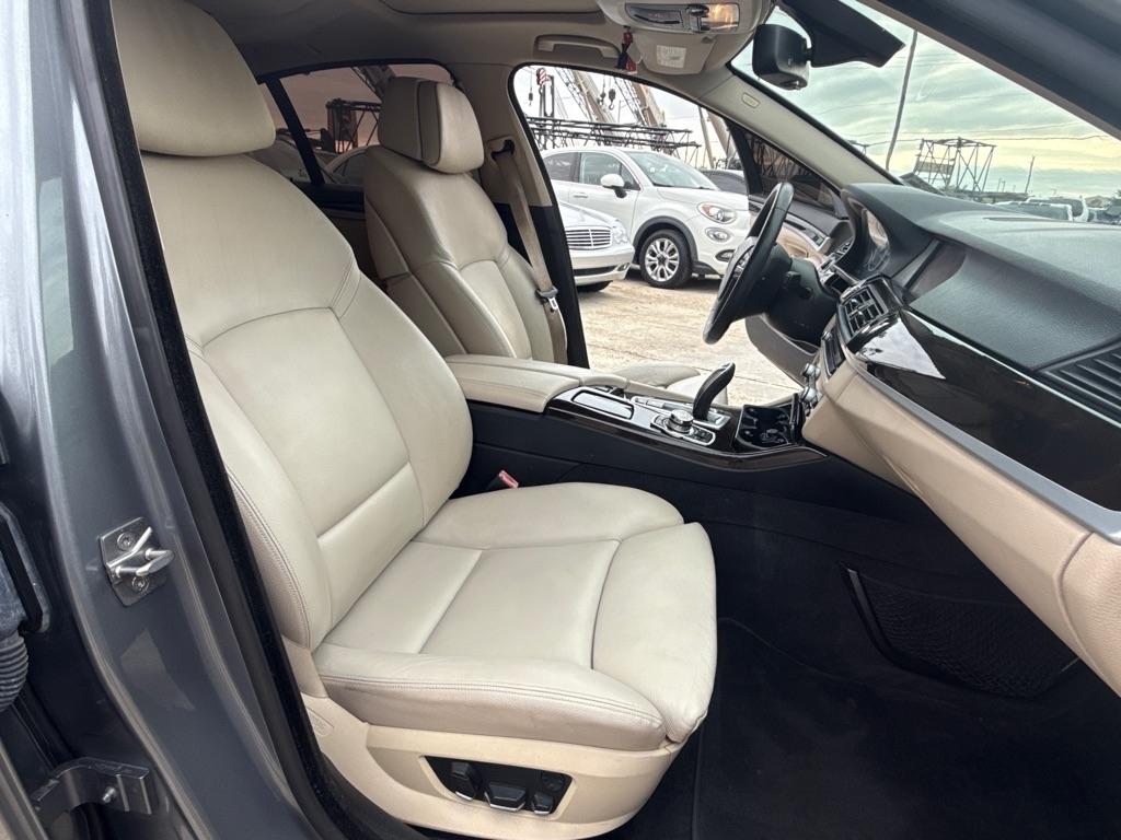 BMW 5 Series 4dr Sdn 535i RWD 2012