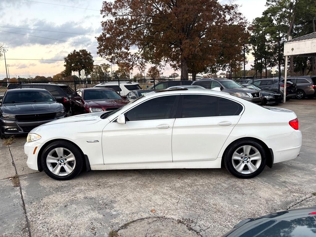 BMW 5 Series 4dr Sdn 528i RWD 2011