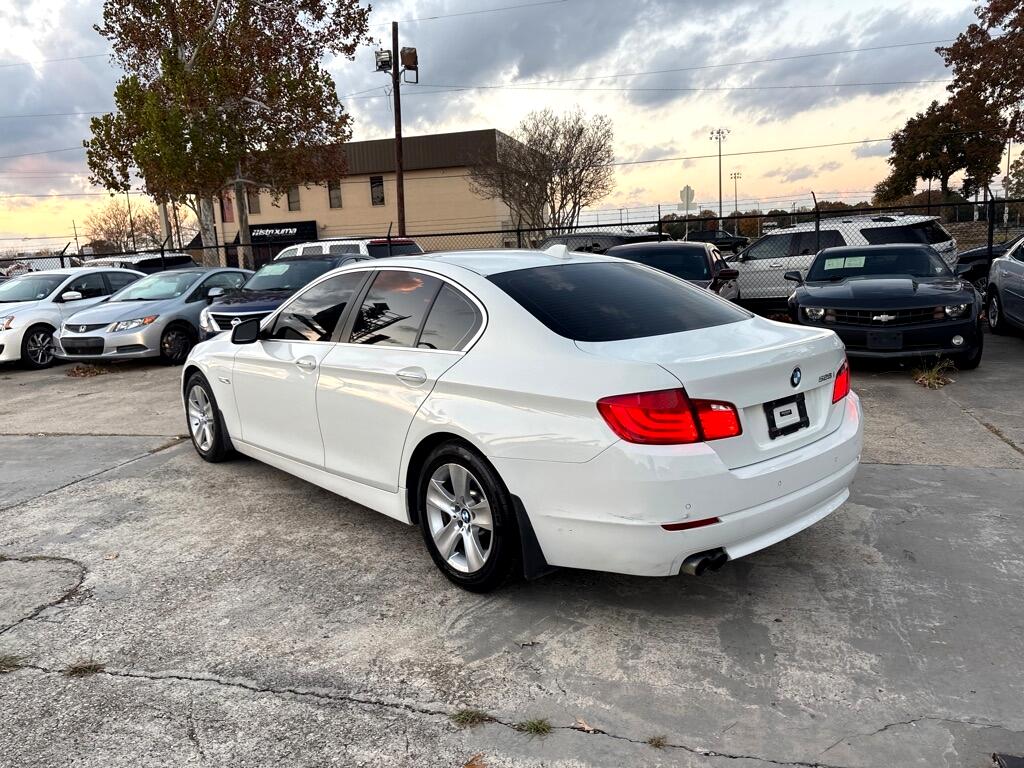 BMW 5 Series 4dr Sdn 528i RWD 2011