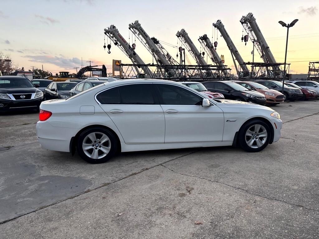 BMW 5 Series 4dr Sdn 528i RWD 2011