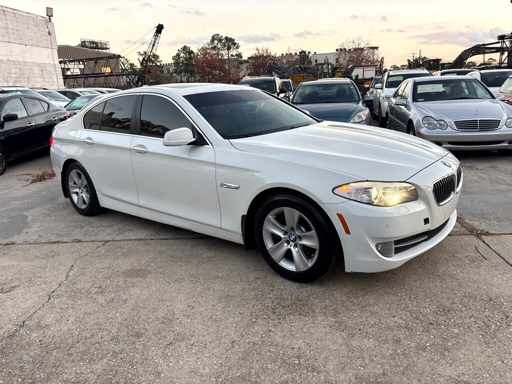 BMW 5 Series 4dr Sdn 528i RWD 2011