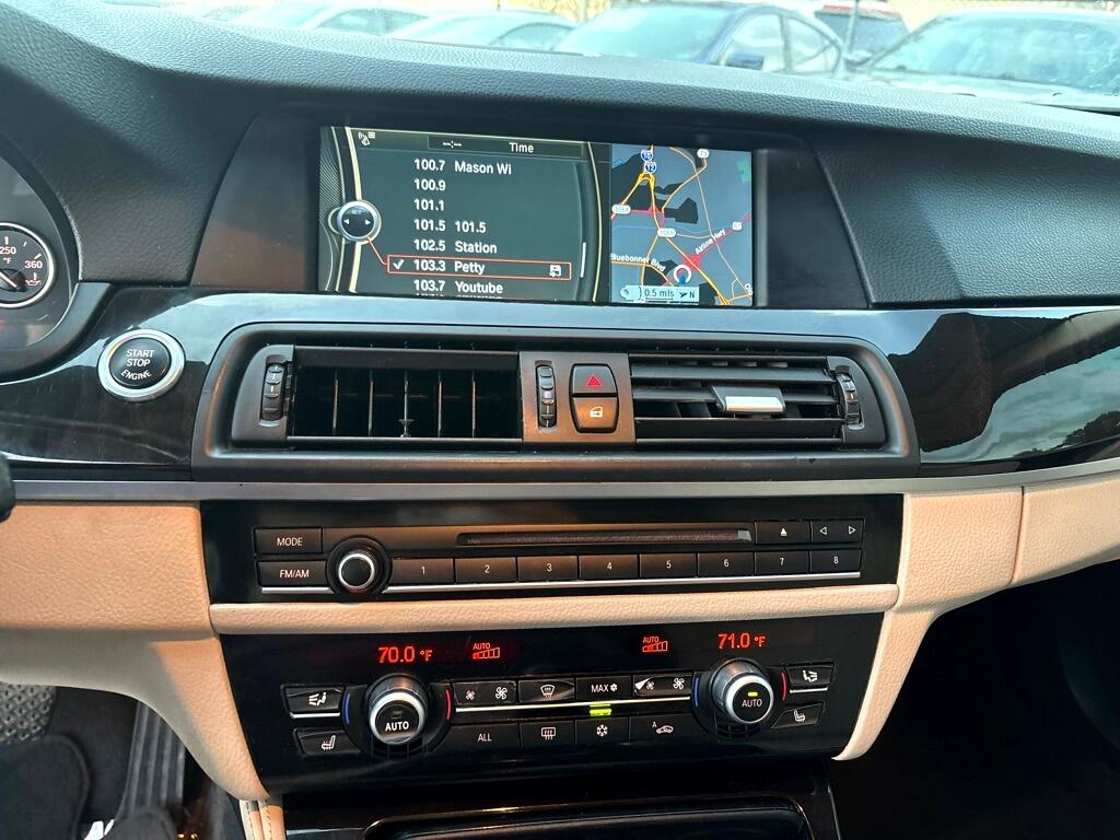 BMW 5 Series 4dr Sdn 528i RWD 2011