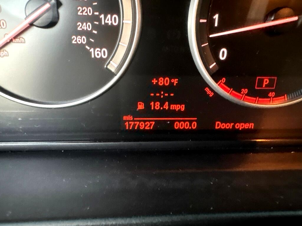 BMW 5 Series 4dr Sdn 528i RWD 2011