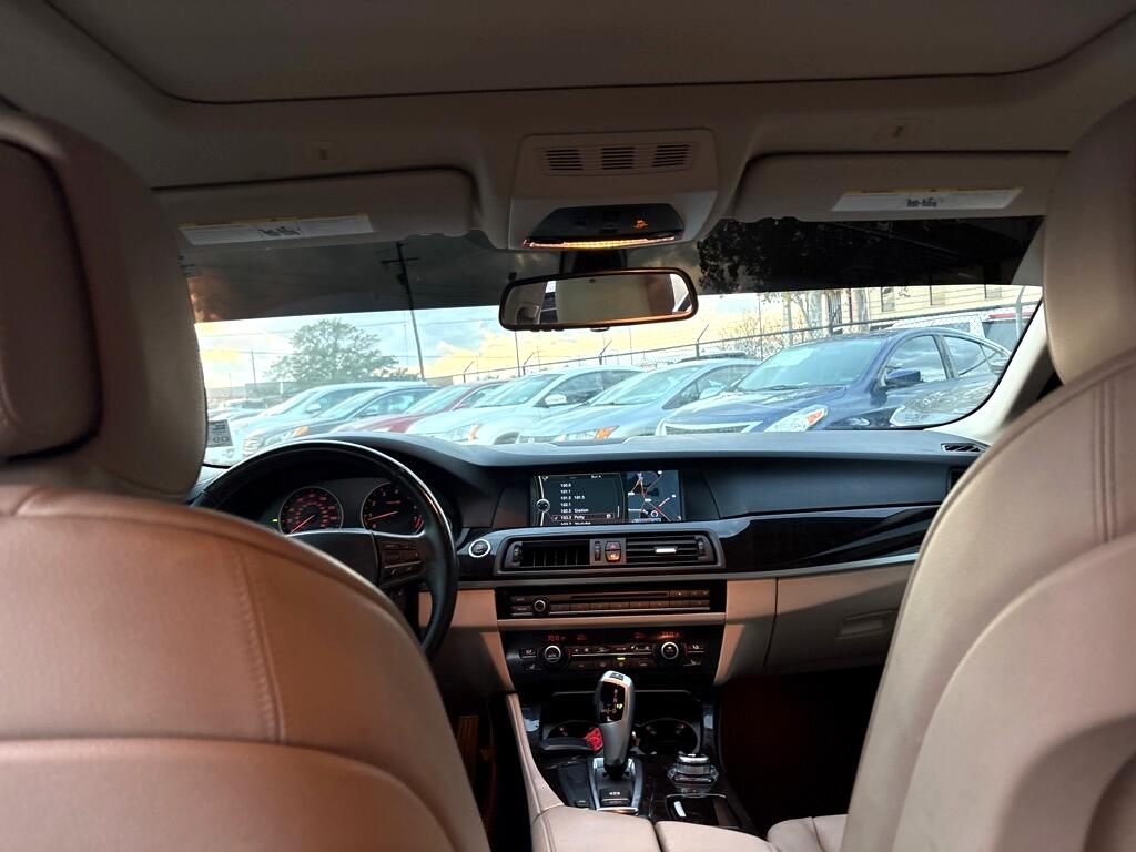 BMW 5 Series 4dr Sdn 528i RWD 2011