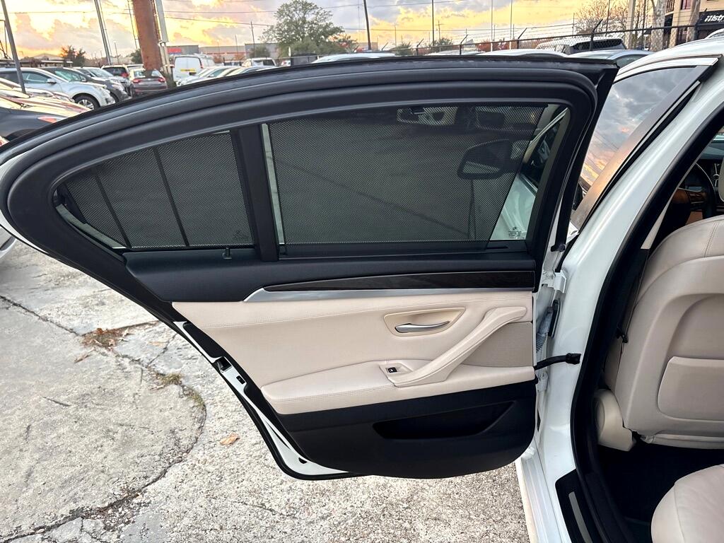 BMW 5 Series 4dr Sdn 528i RWD 2011