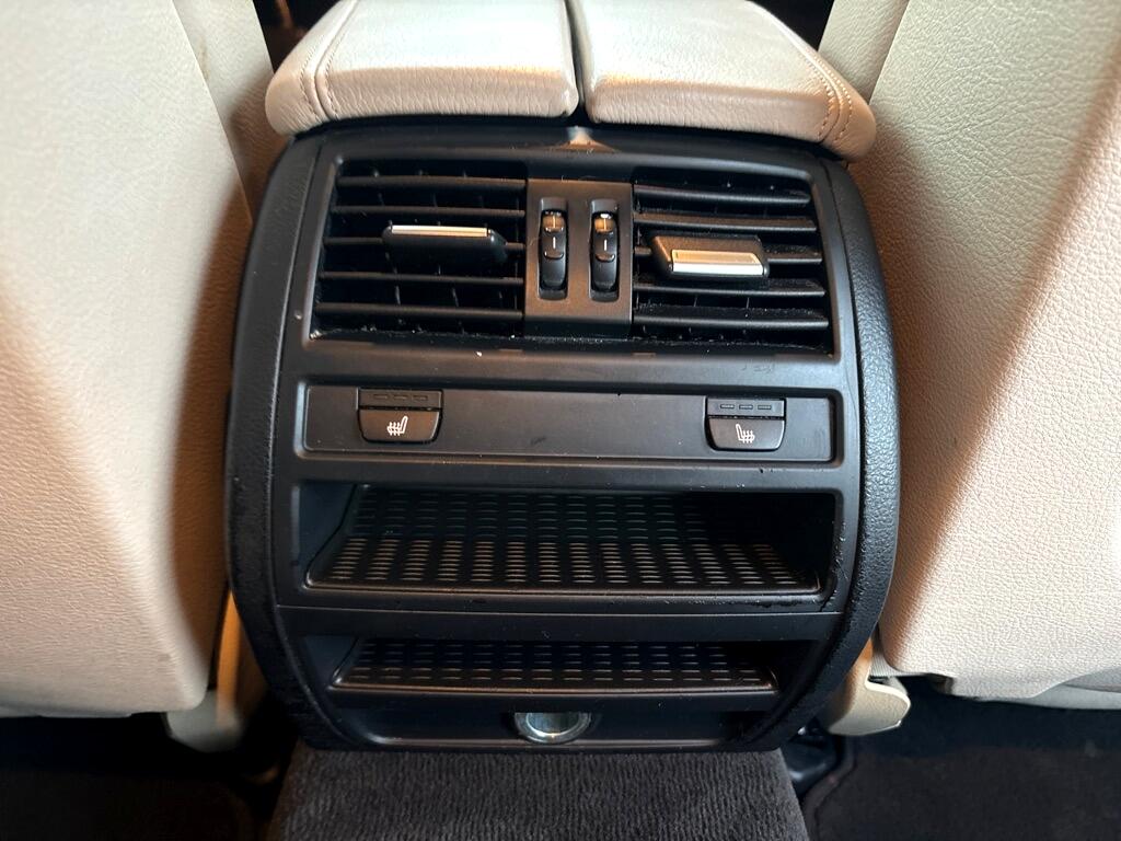 BMW 5 Series 4dr Sdn 528i RWD 2011