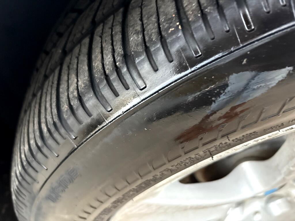 BMW 5 Series 4dr Sdn 528i RWD 2011