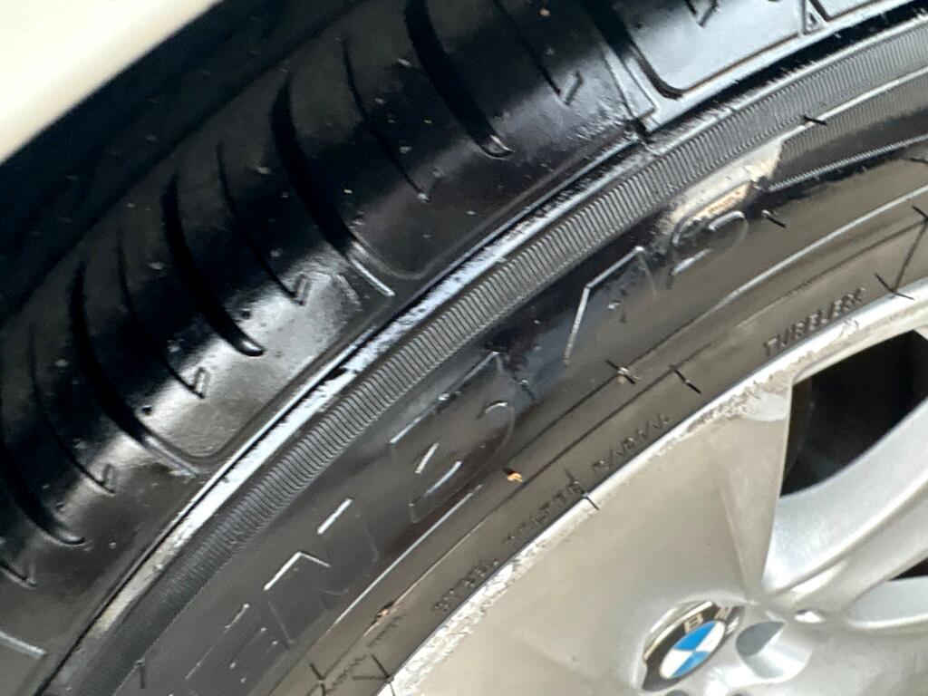 BMW 5 Series 4dr Sdn 528i RWD 2011