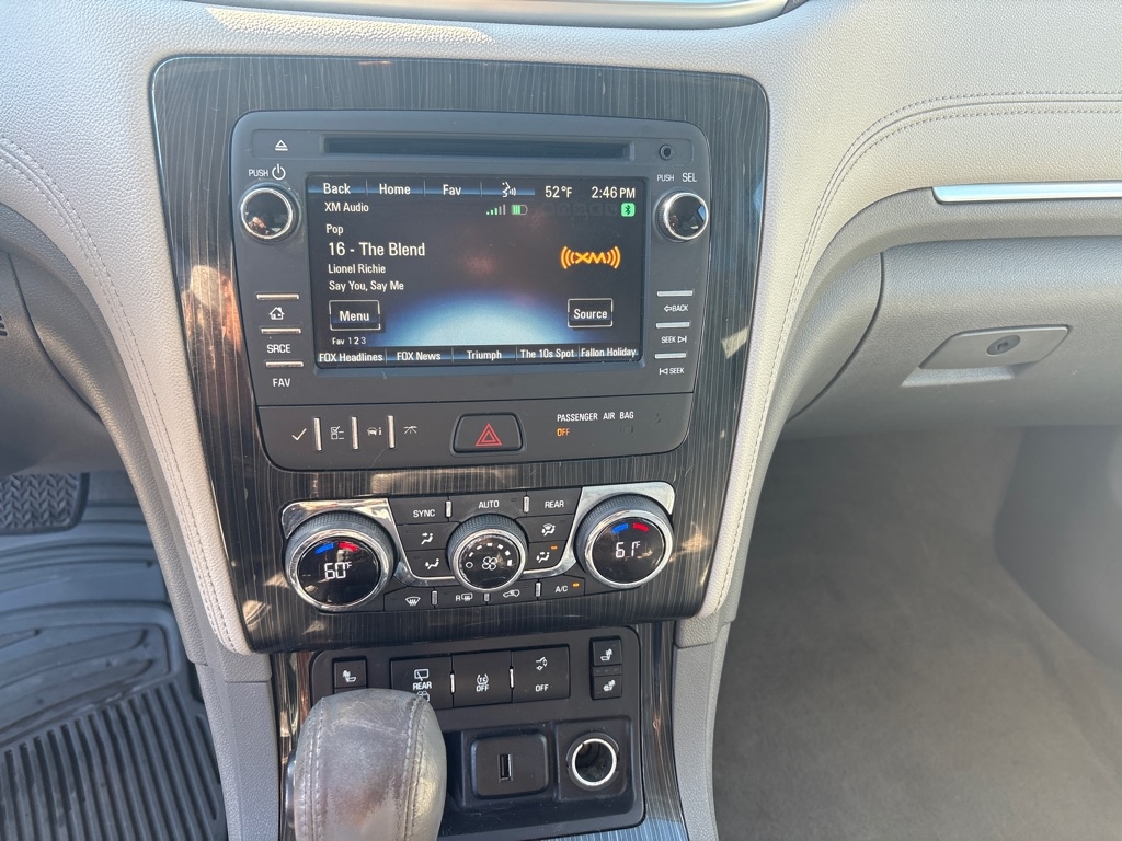 Chevrolet Traverse FWD 4dr LT w/2LT 2017